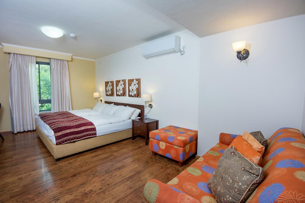 Hotel Zohar Badeshe Daliyya Esterno foto